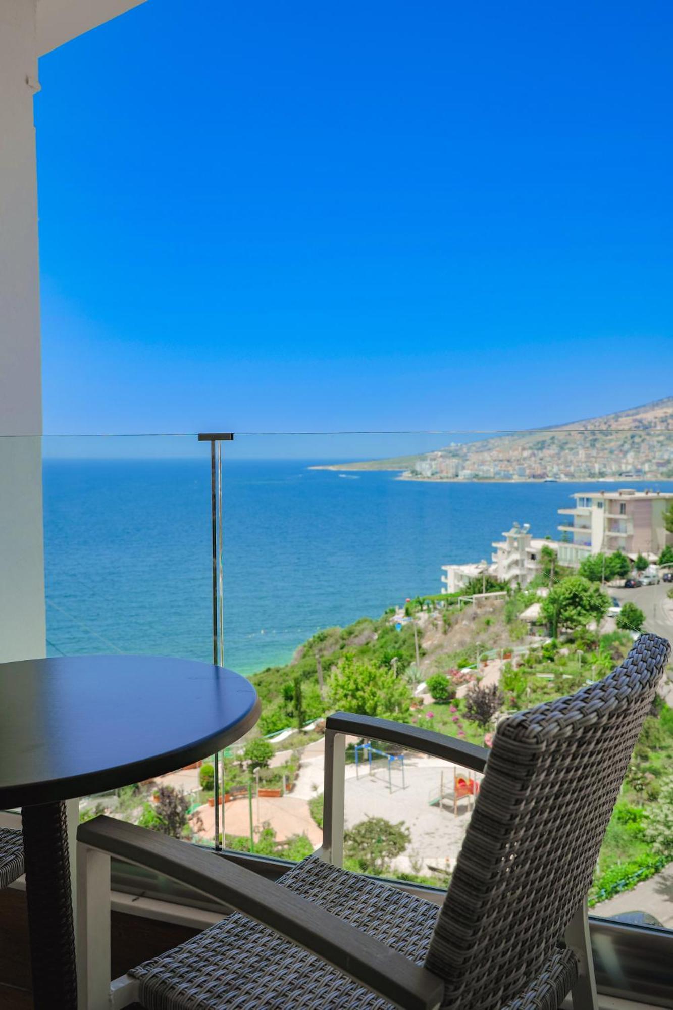Camera Deluxe Doppia con Letti Singoli con Vista Mare