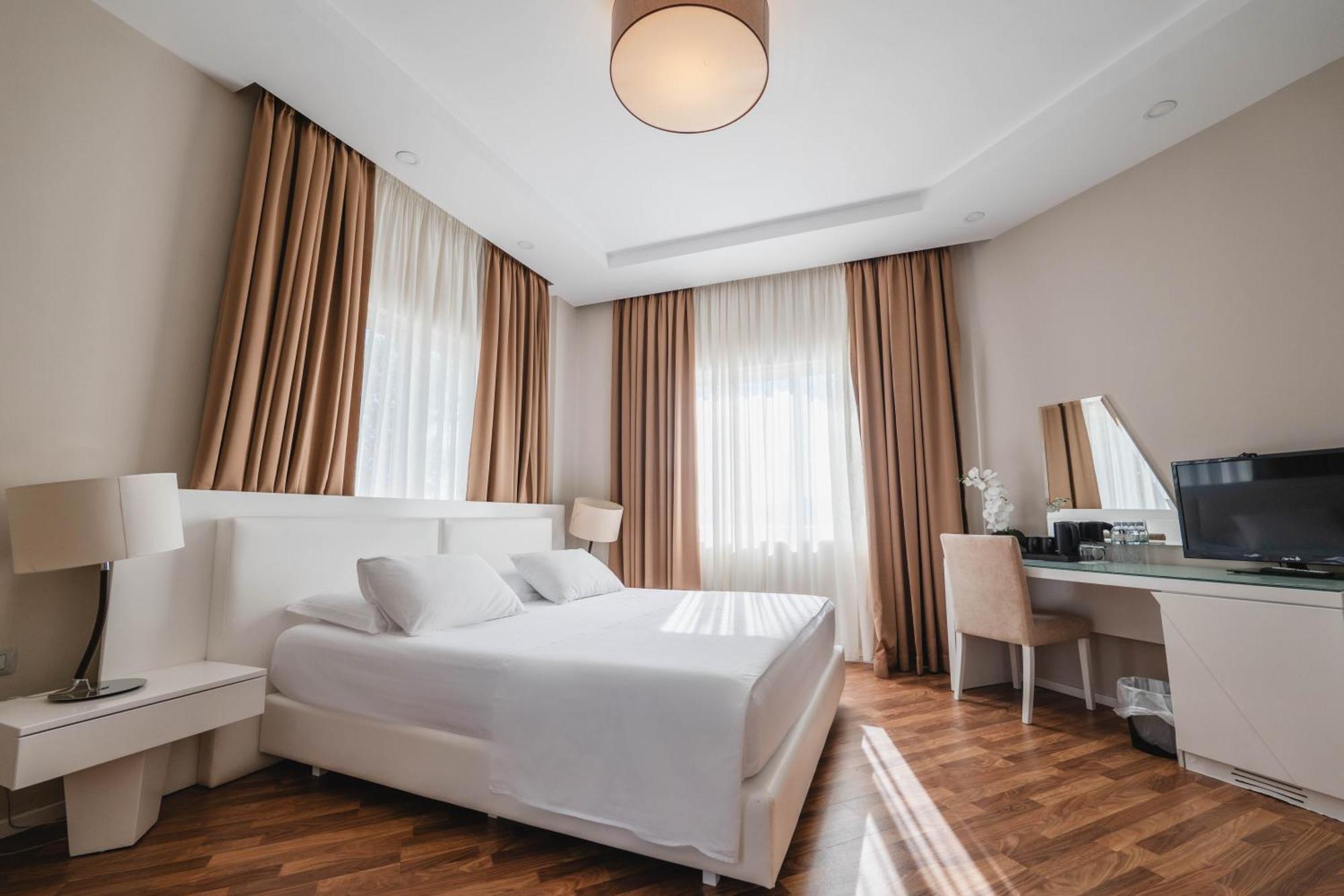 Familienzimmer mit seitlichem Meerblick