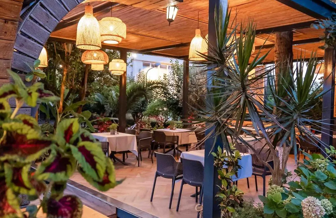 Villa Green Garden-1